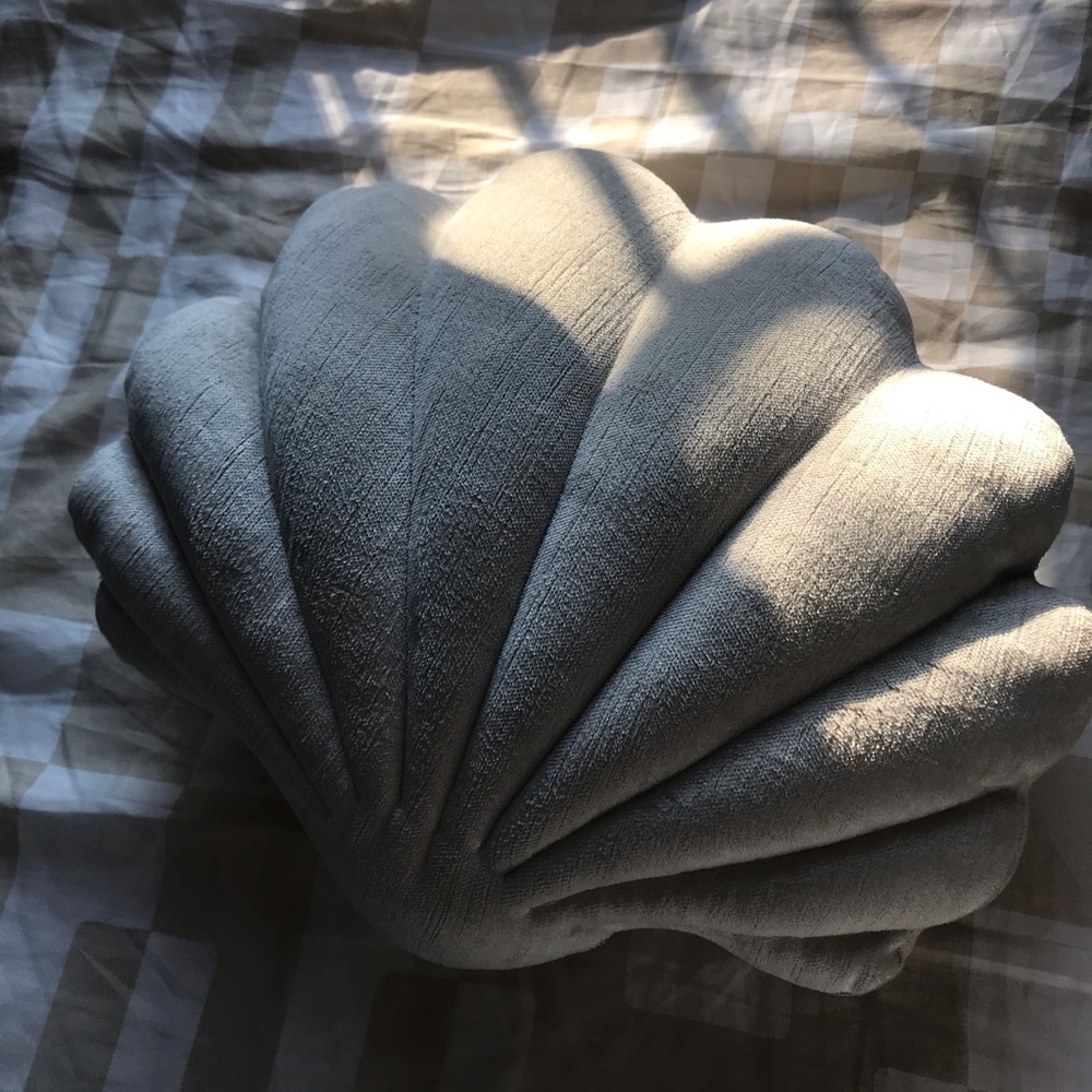Tamar Mogendorff Shell Velvet Pillow